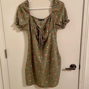 Flattering Floral Dress✨